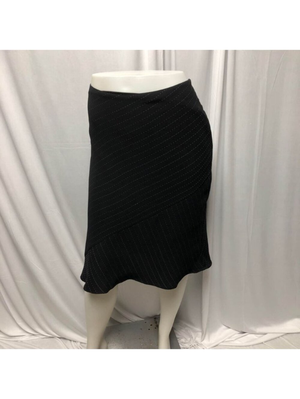 T Garment Skirt Womens Size 12 Black Diagonal Dotted Pinstripes A-Line Office